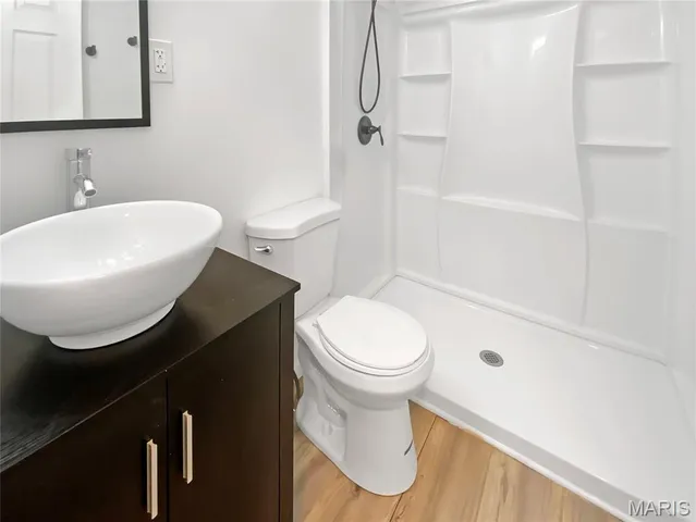 $196,000 | 2230 Glenoro Drive, Florissant, MO 63033