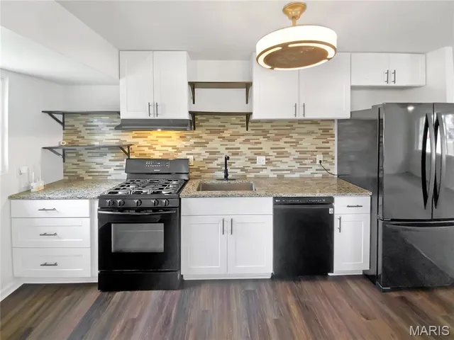 $196,000 | 2230 Glenoro Drive, Florissant, MO 63033