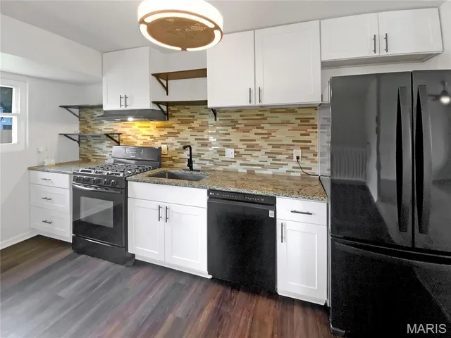 $196,000 | 2230 Glenoro Drive, Florissant, MO 63033