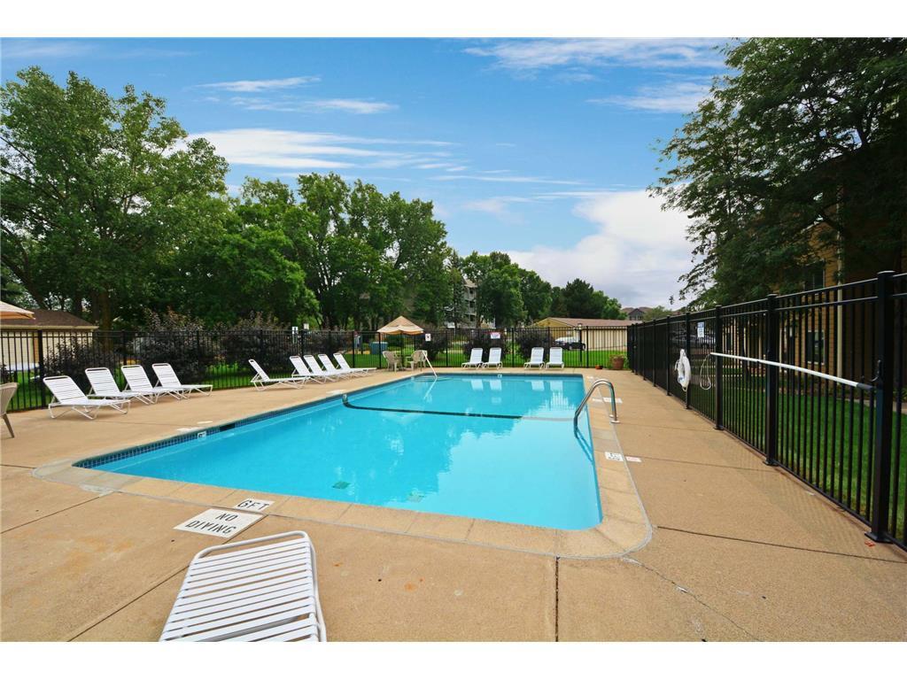 2150 Ridge Drive, Unit 14 St. Louis Park, MN 55416 - Photo 30 of 37