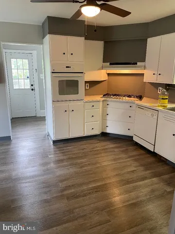 $2,400 | 246 West Front Street, Florence, NJ 08518