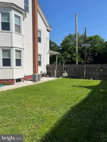 $2,400 | 246 West Front Street, Florence, NJ 08518
