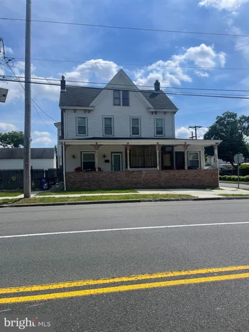 $2,400 | 246 West Front Street, Florence, NJ 08518
