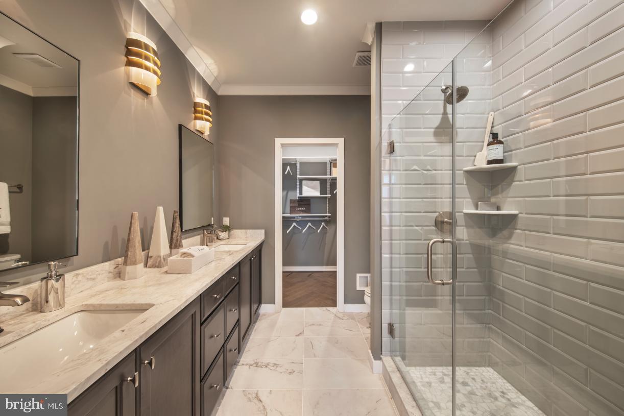 809 Hoopes Lane Media, PA 19063 - Photo 12 of 15 Primary Bathroom