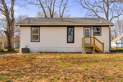 $250,000 | 1339 South Hocker Avenue, Independence, MO 64055