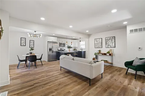 $250,000 | 1339 South Hocker Avenue, Independence, MO 64055