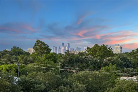 $1,299,000 | 20 Crain Sq Boulevard, Houston, TX 77025