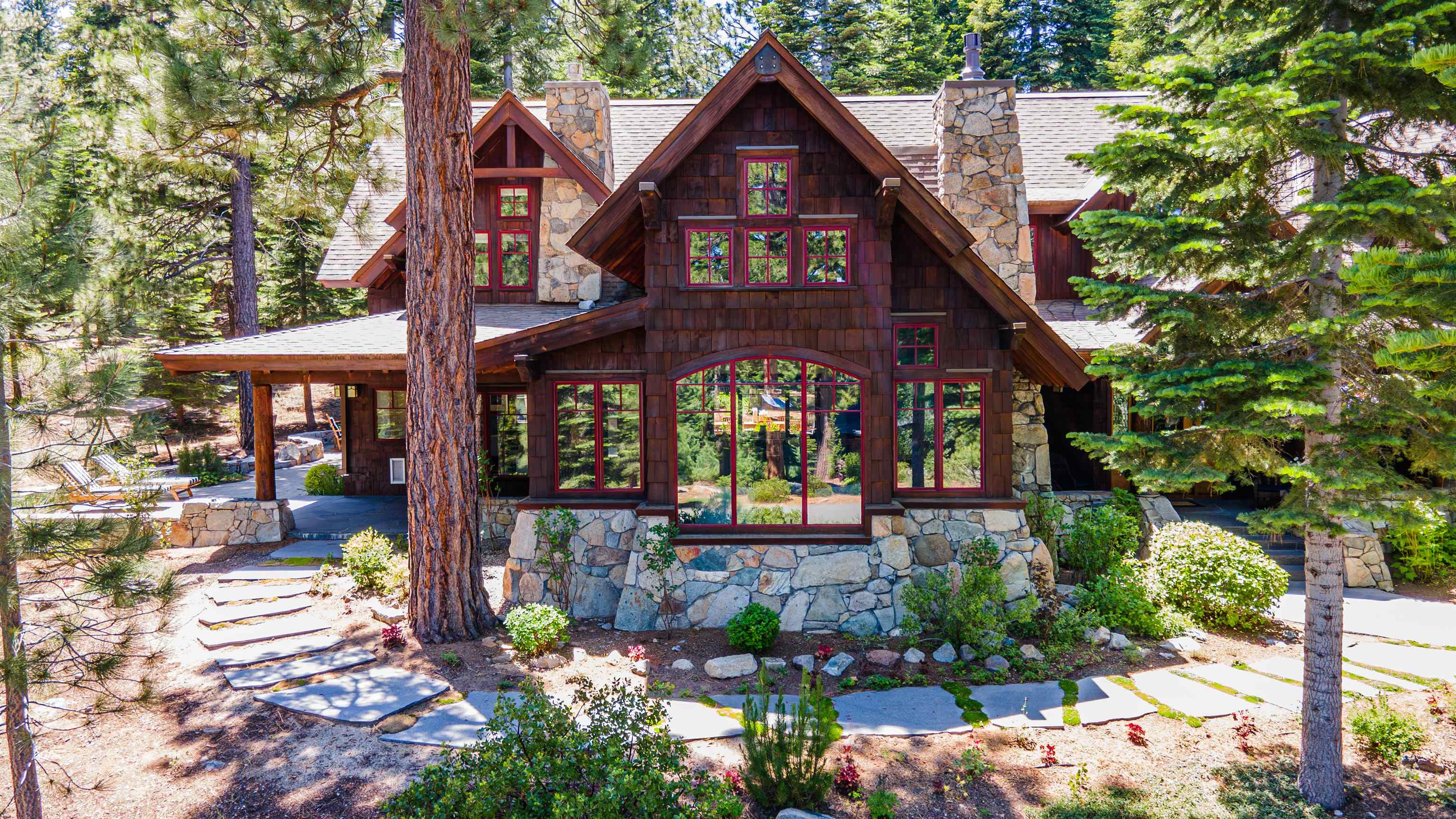 123 Dave Dysart Truckee, CA 96161 - Photo 22 of 28 a front view of a house