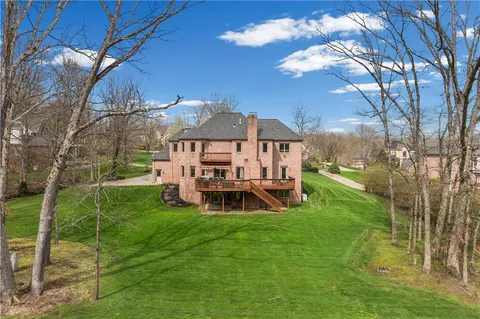 $925,000 | 189 Wedgewood Drive, Gibsonia, PA 15044