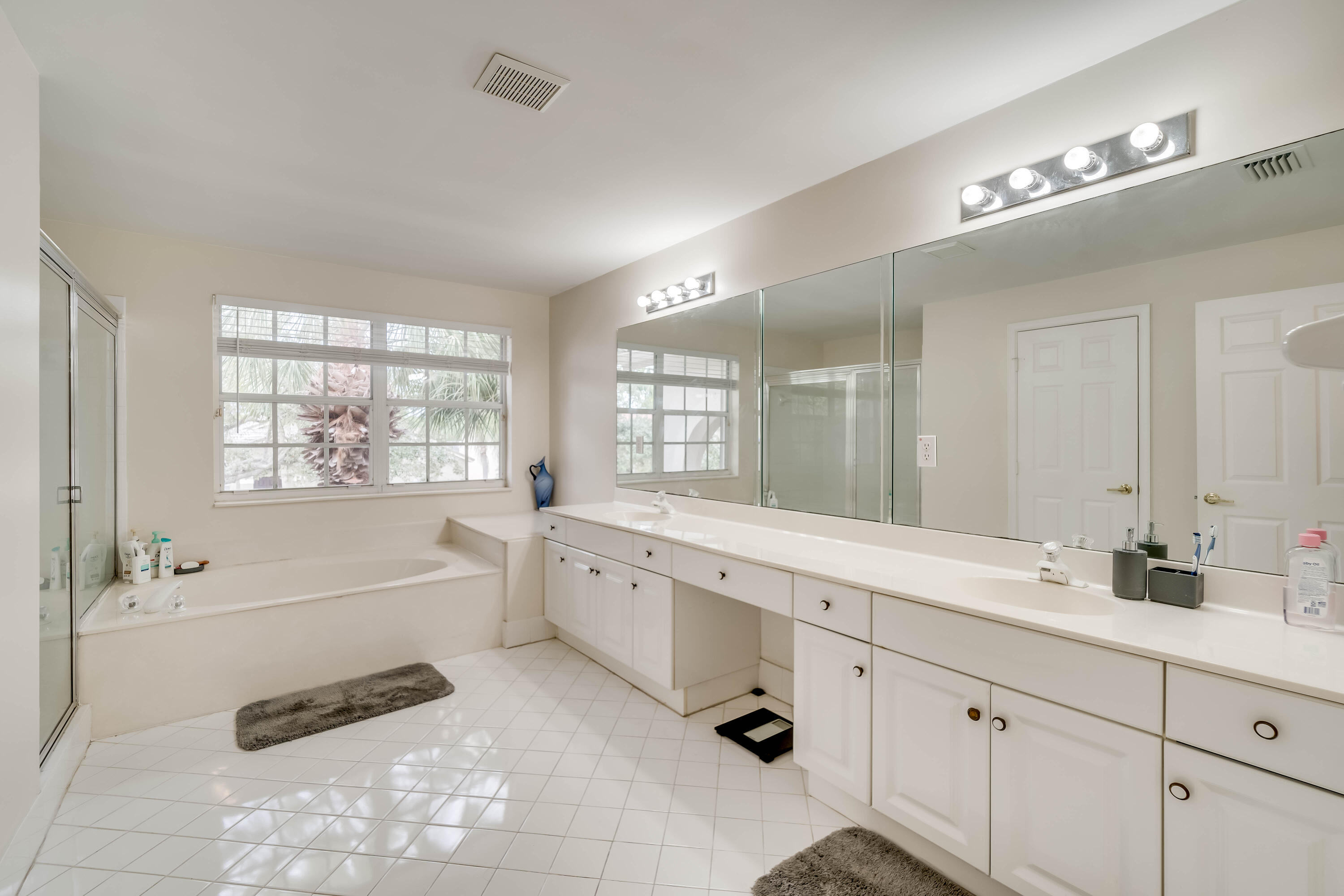 16738 Diamond Drive Weston, FL 33331 - Photo 21 of 38 25_interior-21