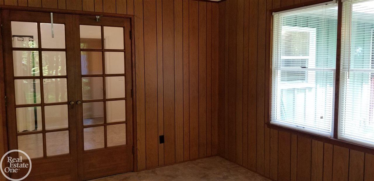 4033 Devonshire Road Fort Gratiot, MI 48059 - Photo 15 of 32 31382895-14.JPG