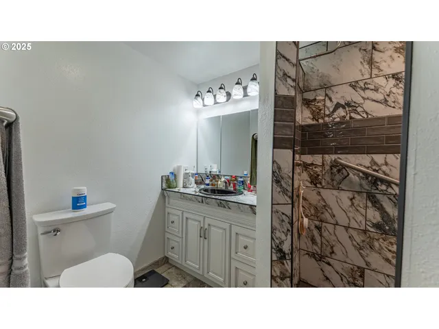 $950,000 | 1960 Ranch Road, Reedsport, OR 97467