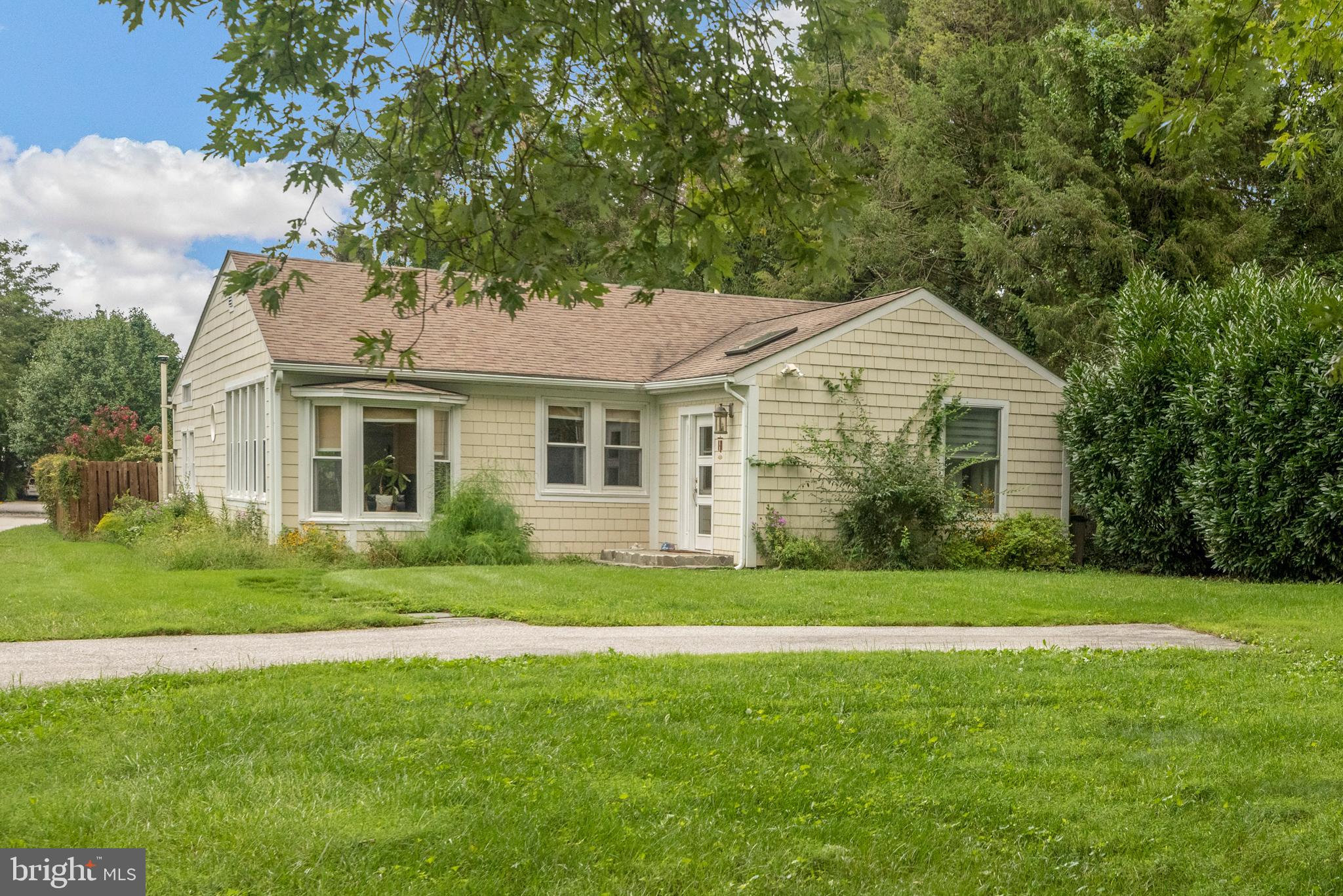 1421 Bay Head Road Annapolis, MD 21409 - Photo 1 of 49 Gallery Image 1