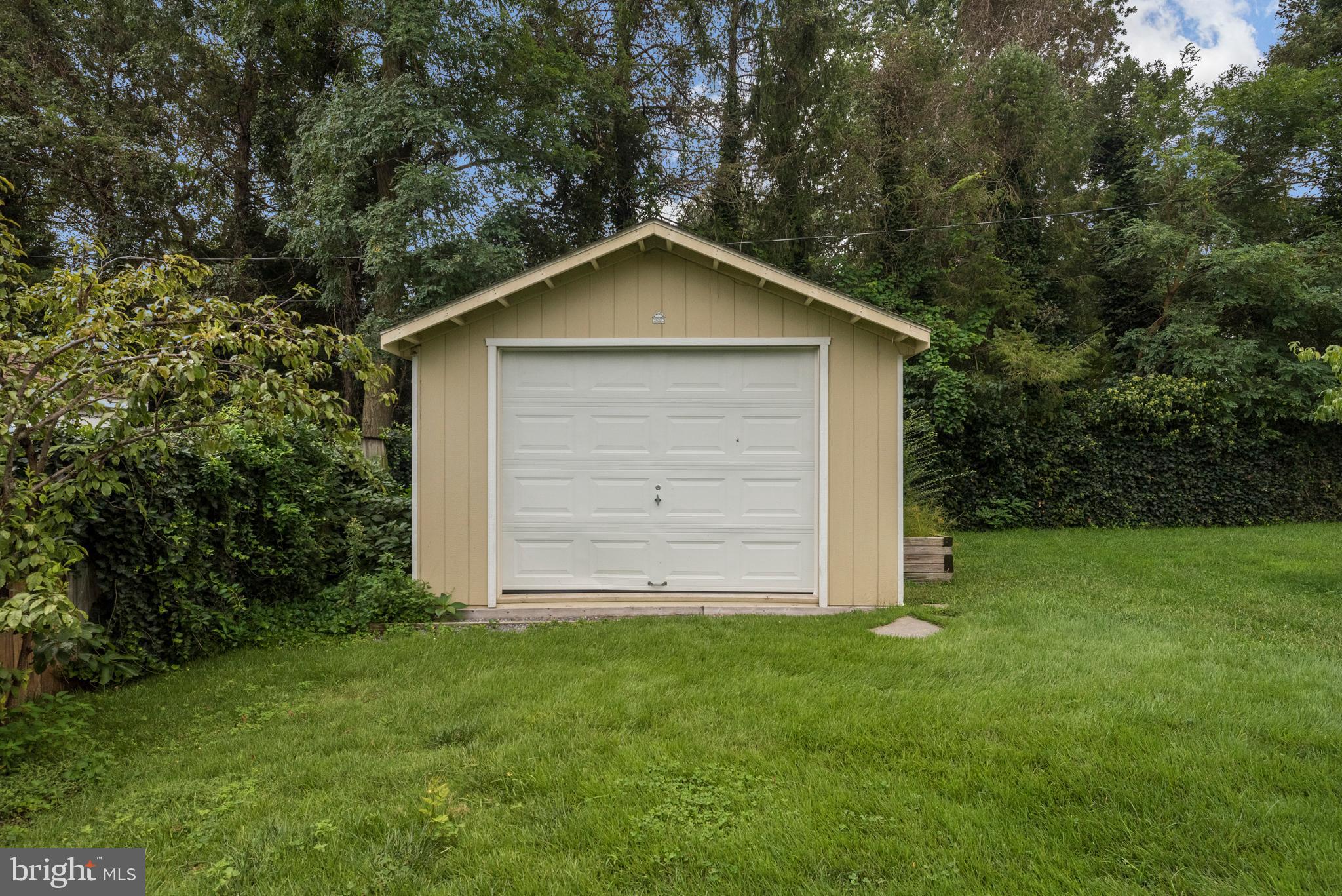 1421 Bay Head Road Annapolis, MD 21409 - Photo 5 of 49 Gallery Image 5