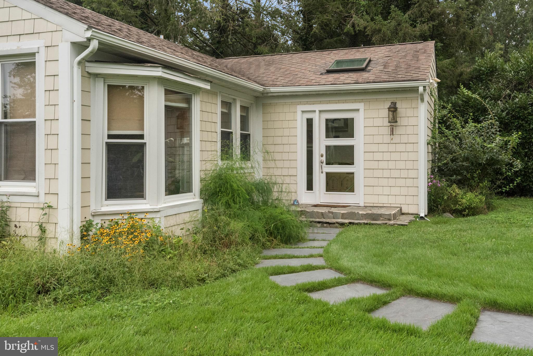 1421 Bay Head Road Annapolis, MD 21409 - Photo 8 of 49 Gallery Image 8