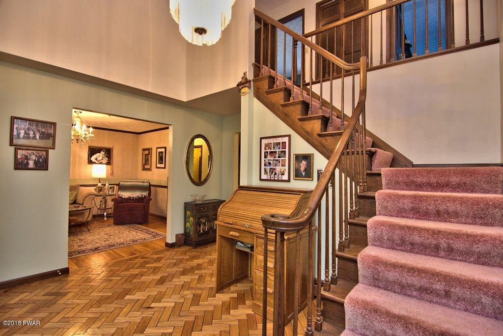 303 Relda Road Moscow, PA 18444 - Photo 29 of 62 Foyer View 5
