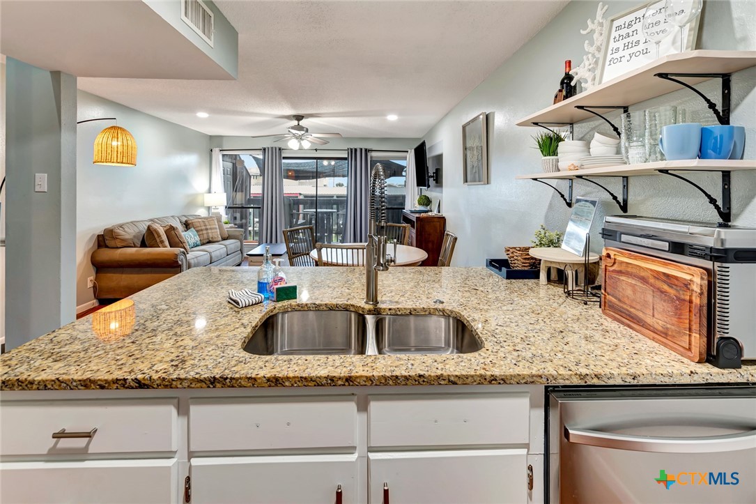 462 15th Street, Unit 2 Port O'Connor, TX 77982 - Photo 5 of 32