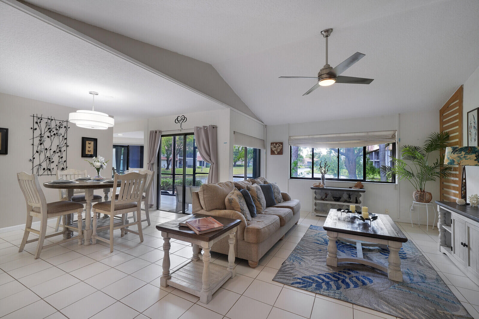 5521 Coach House Circle, Unit D Boca Raton, FL 33486 - Photo 15 of 32 LIVING DINING AREA