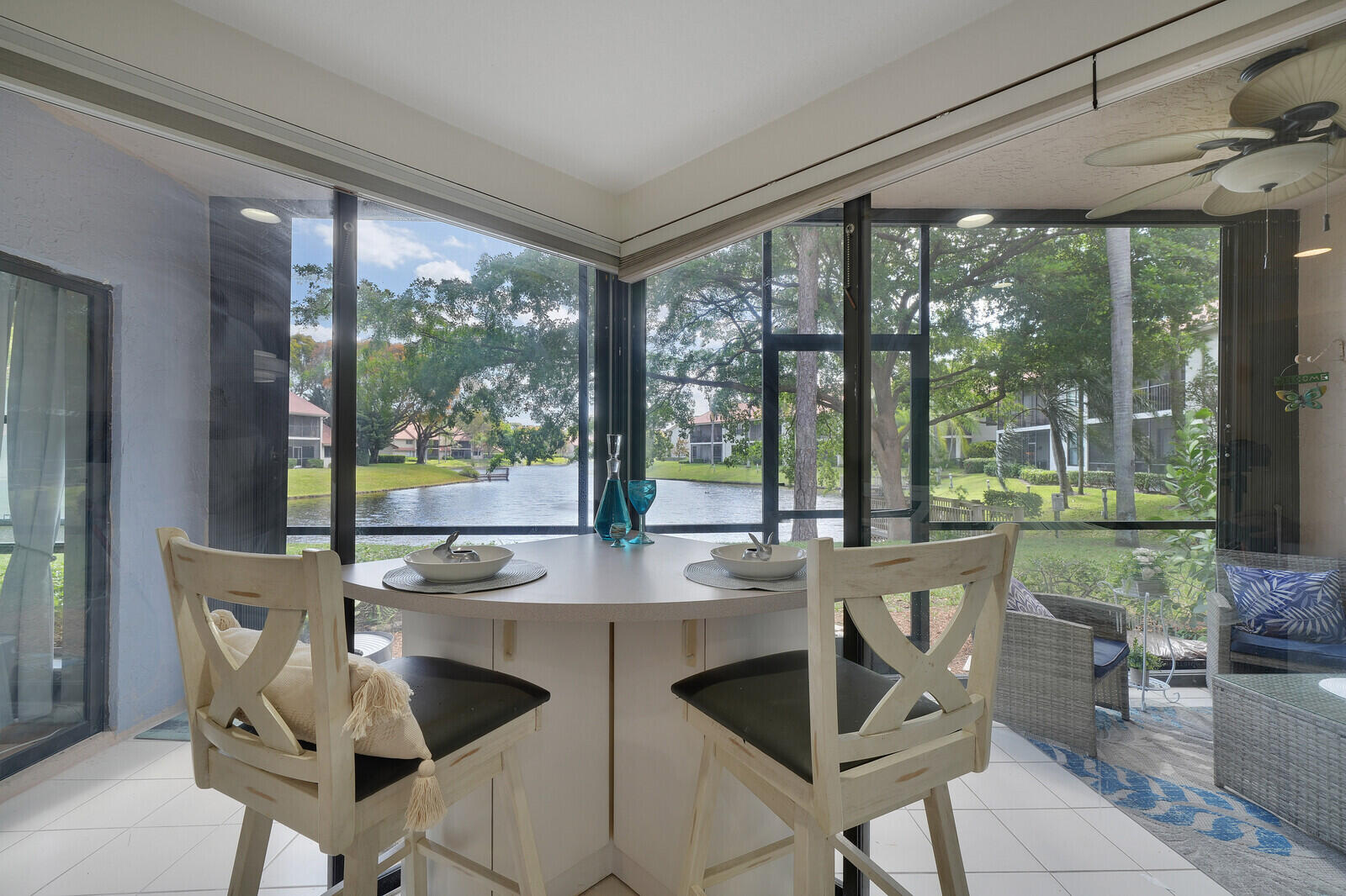 5521 Coach House Circle, Unit D Boca Raton, FL 33486 - Photo 24 of 32 EAT-IN KITCHEN