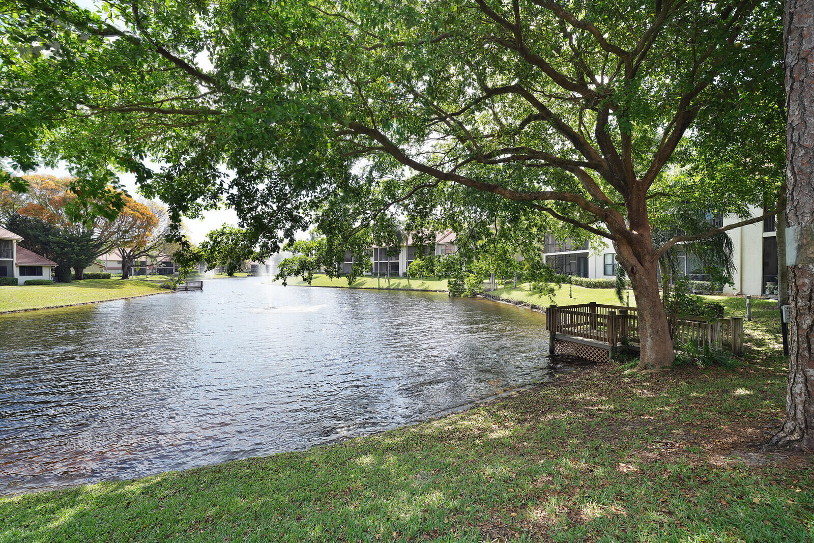5521 Coach House Circle, Unit D Boca Raton, FL 33486 - Photo 5 of 32 LONG-LAKE VIEWS