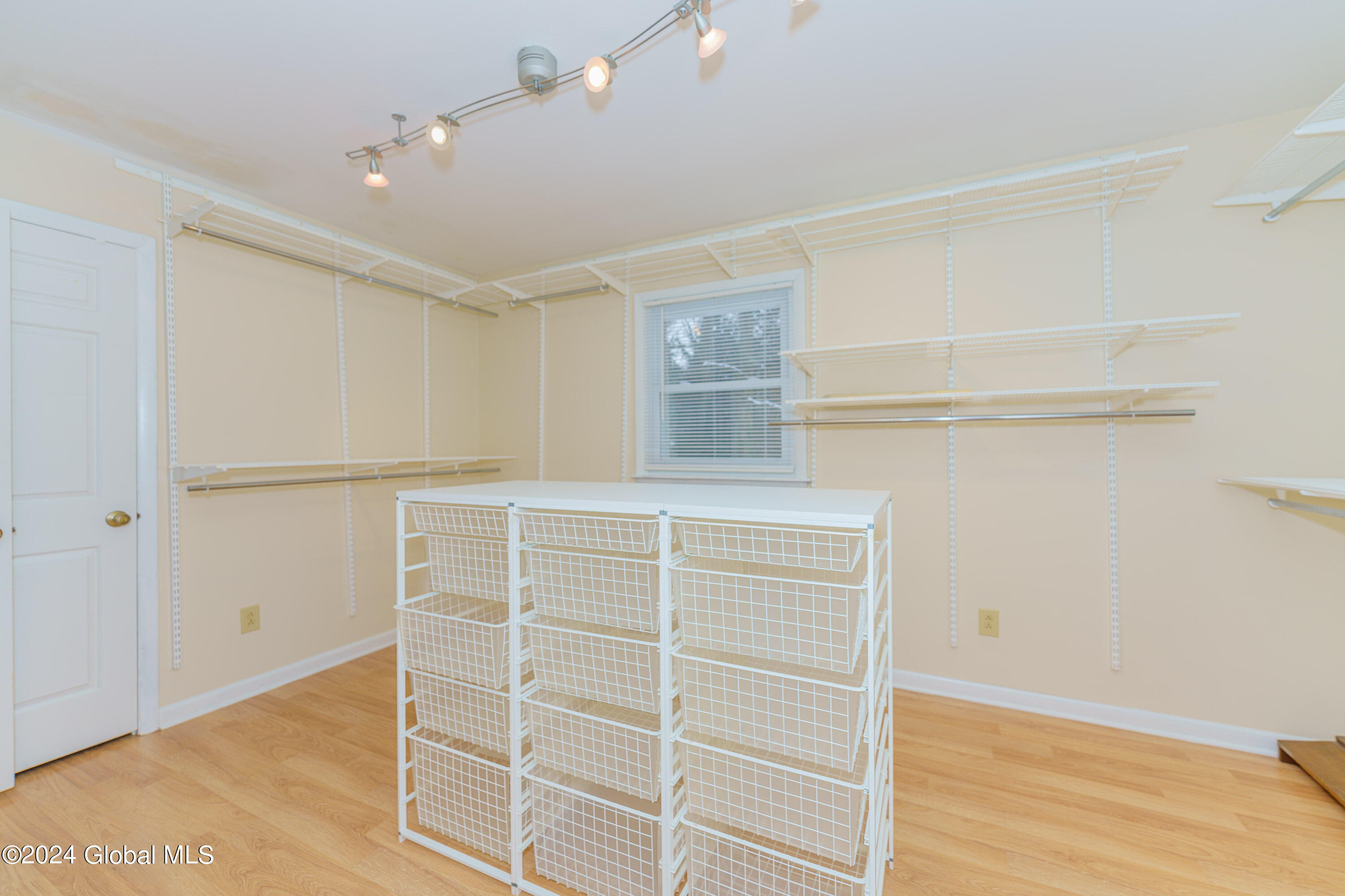 398 Loudon Road Colonie, NY 12211 - Photo 29 of 57 6 Master 5