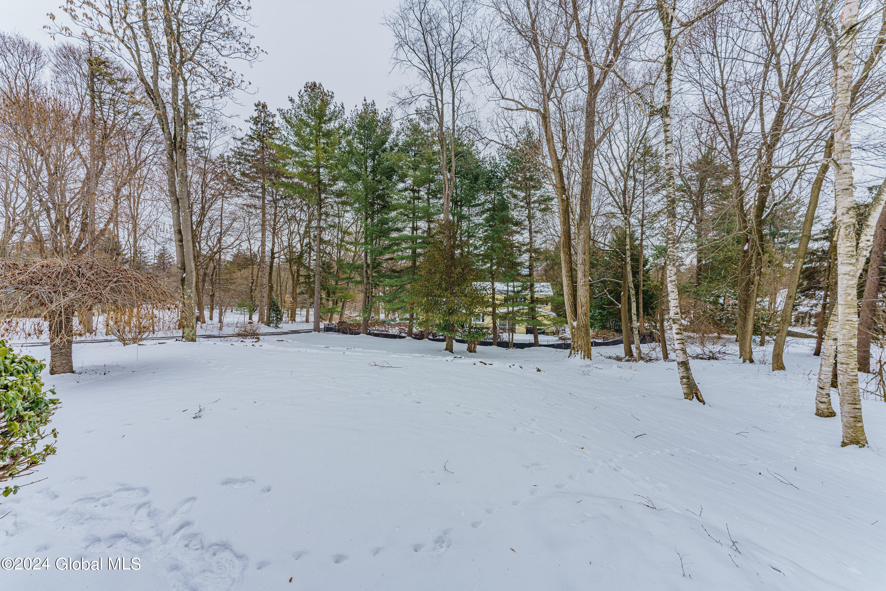 398 Loudon Road Colonie, NY 12211 - Photo 3 of 57 0 front 3