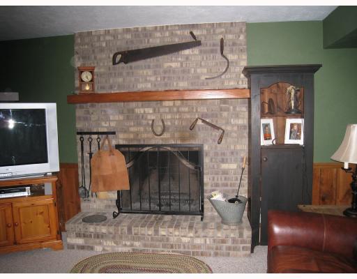 61 Valleyview Road Scenery Hill, PA 15360 - Photo 7 of 18 Den/Family/Great Room.