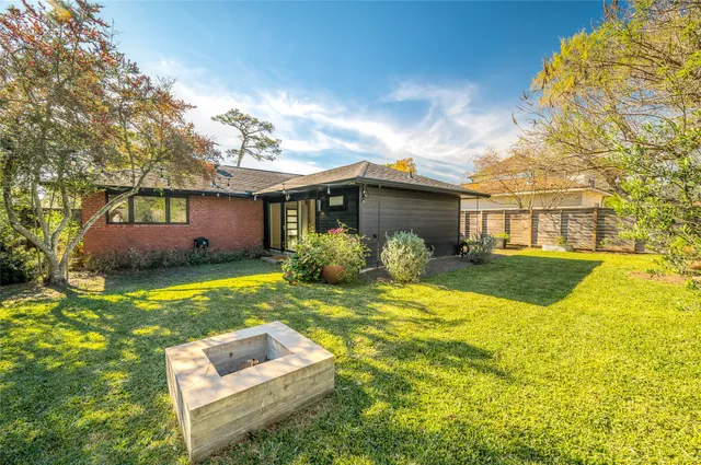 $495,000 | 4518 Viking Drive, Houston, TX 77092