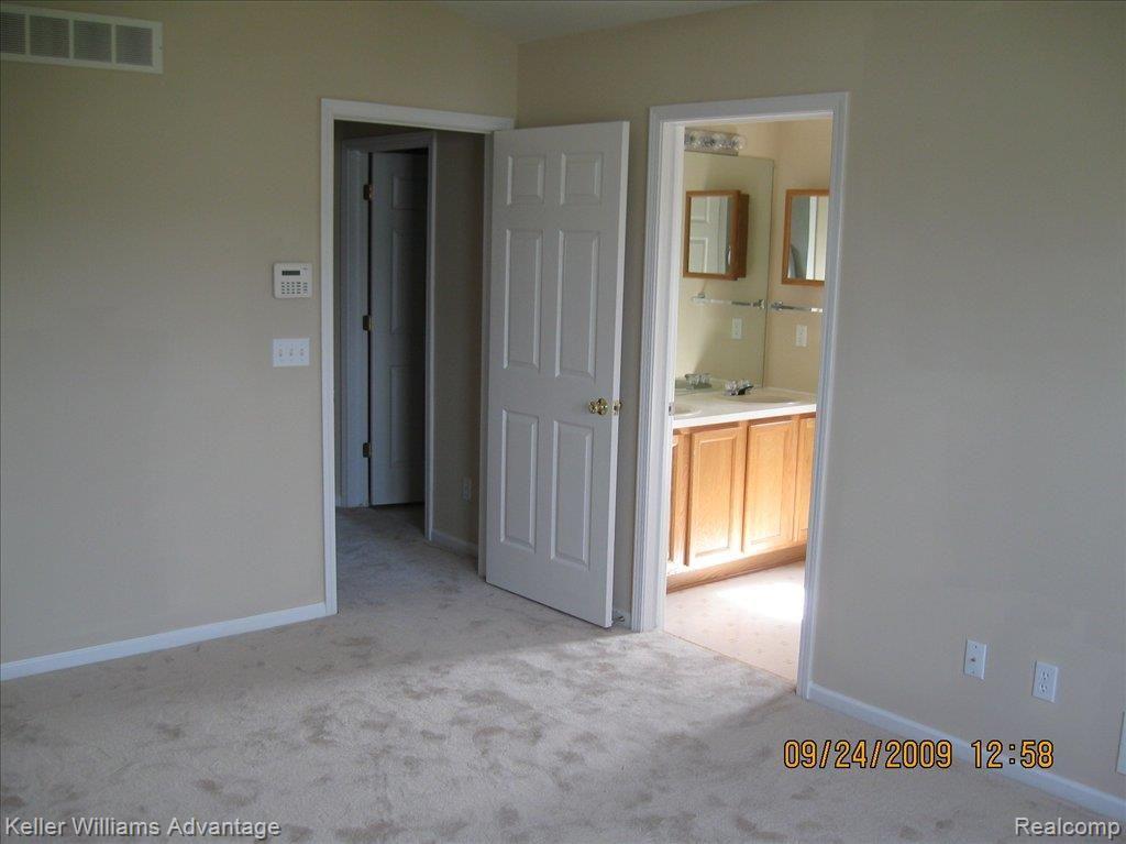 1561 Meadow Ridge Drive Pontiac, MI 48340 - Photo 5 of 5 MASTER BEDROOM