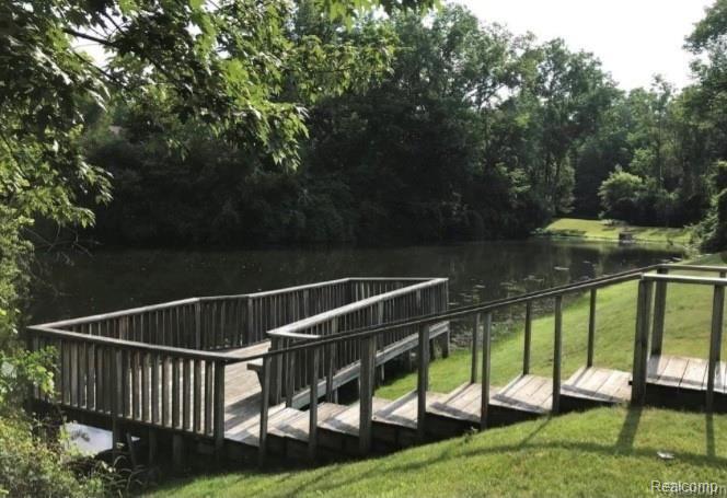 1417 Paddle Wheel Lane, Unit 38 Rochester, MI 48306 - Photo 28 of 29 IMG_8500 2.jpg