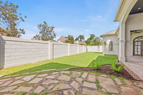 $980,000 | 700 Farmington Drive, Lafayette, LA 70503