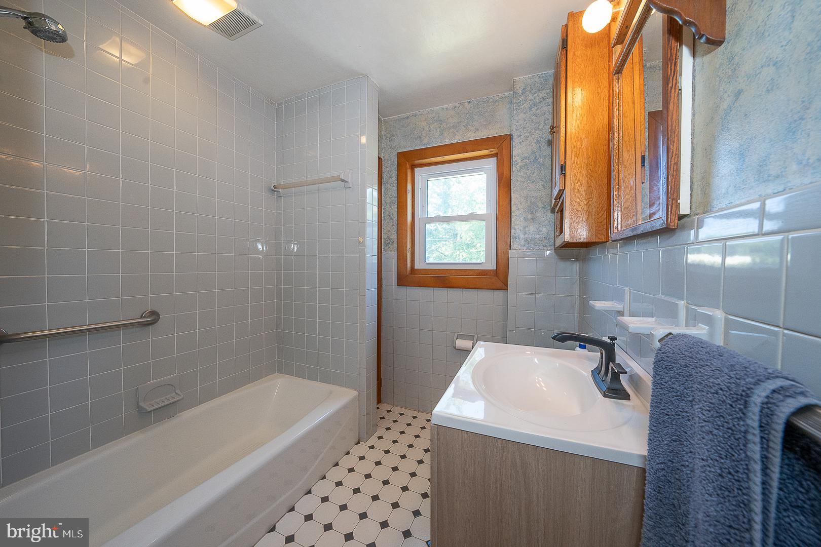 437 Rittenhouse Circle Havertown, PA 19083 - Photo 29 of 55 Bright and inviting bathroom retreat.