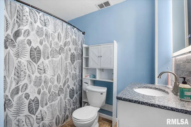 $299,999 | 217 East Main Street, Rochester, IL 62563