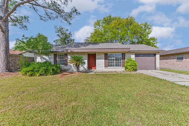 $1,875 | 2512 Ironclad Drive, League City, TX 77573