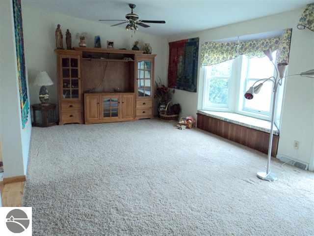 8560 West 10 Road Mesick, MI 49668 - Photo 4 of 25 1740849-3.JPG