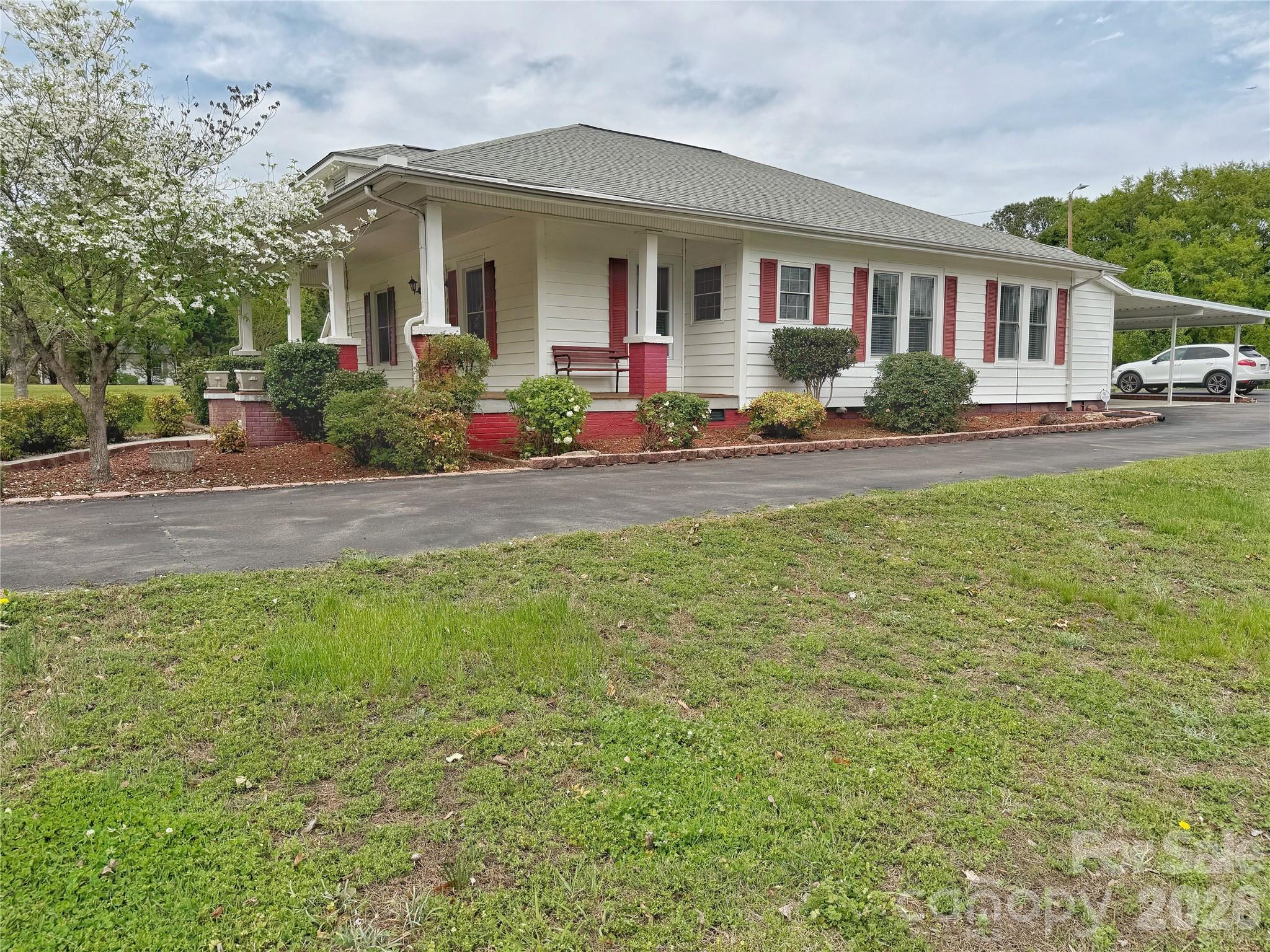 2102 Hickory Grove Road Gastonia, NC 28056 - Photo 5 of 31 Gallery Image 5