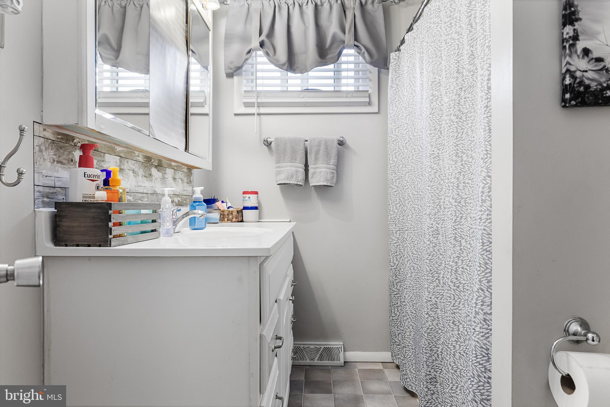 530 Beverly Drive Magnolia, NJ 08049 - Photo 29 of 29 Bathroom