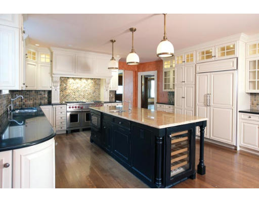 42 Manchester Road Brookline, MA 02446 - Photo 4 of 5