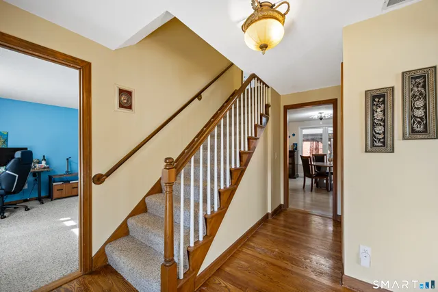 $675,000 | 32 Canterbury Lane, Farmington, CT 06085