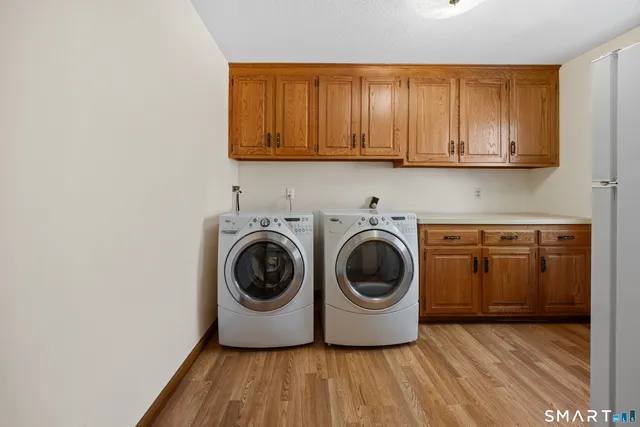 $675,000 | 32 Canterbury Lane, Farmington, CT 06085