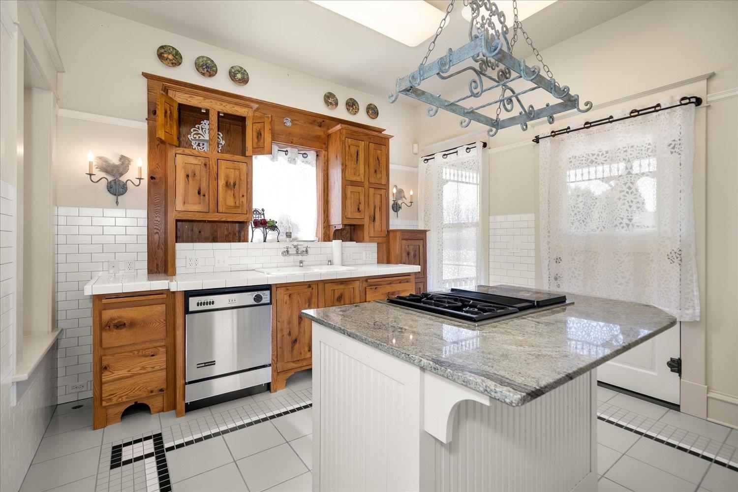 322 North University Road Spokane Valley, WA 99206 - Photo 12 of 44