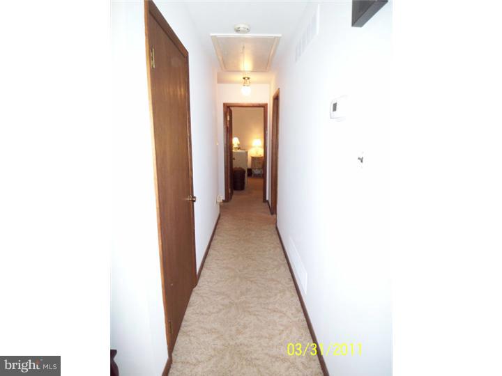 815 Wells Road Phoenixville, PA 19460 - Photo 9 of 18 Hallway
