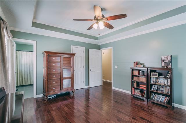 707 3rd Avenue West Springfield, TN 37172 - Photo 15 of 20 Spacious bedrooms with all updated bathrooms, this one has a walk in closet!