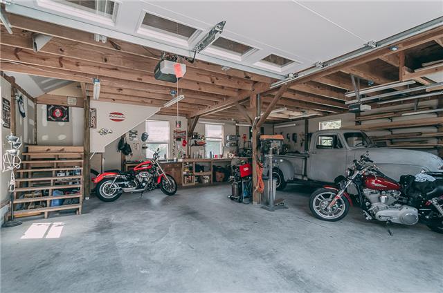 707 3rd Avenue West Springfield, TN 37172 - Photo 18 of 20 We don't usually show the garage but take a look at all the space!!