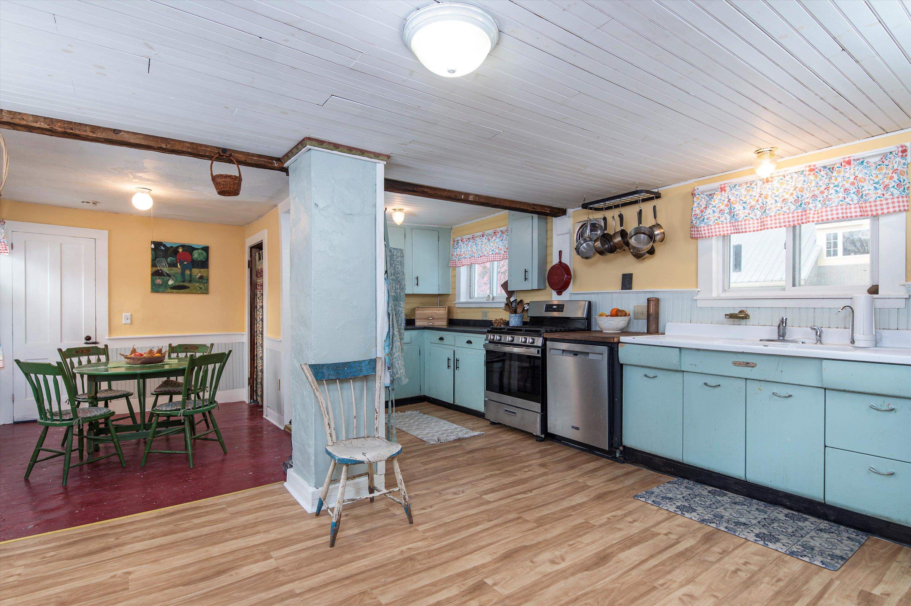 46 Green Street Rockingham, VT 05101 - Photo 10 of 39