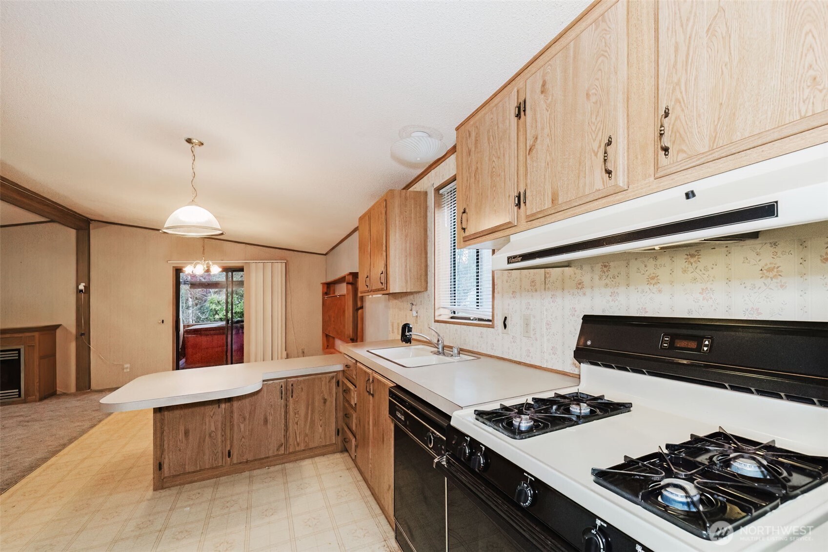 2912 Erlands Point Road Northwest Bremerton, WA 98312 - Photo 9 of 39 Gallery Image 9