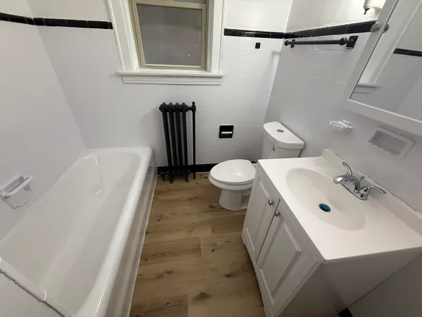 $1,550 | 3150 South Harlem Avenue, Unit 1H, Riverside, IL 60546