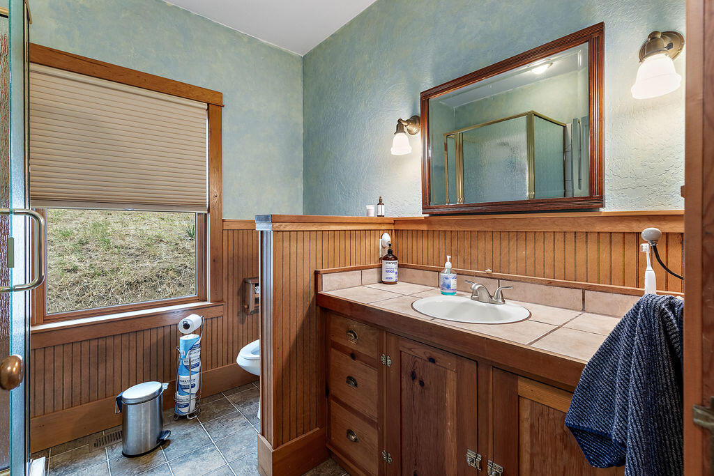 2245 Colestin Road Ashland, OR 97520 - Photo 11 of 69 11