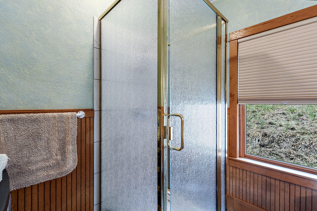 2245 Colestin Road Ashland, OR 97520 - Photo 12 of 69 12