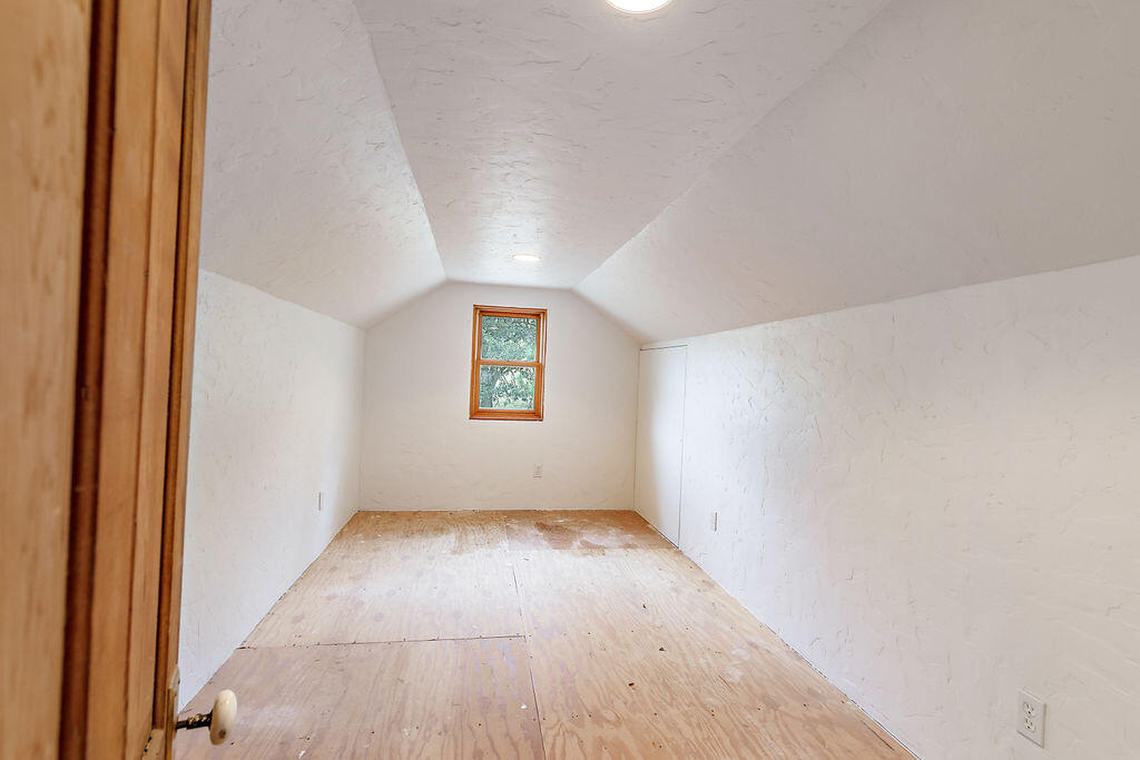 2245 Colestin Road Ashland, OR 97520 - Photo 21 of 69 21